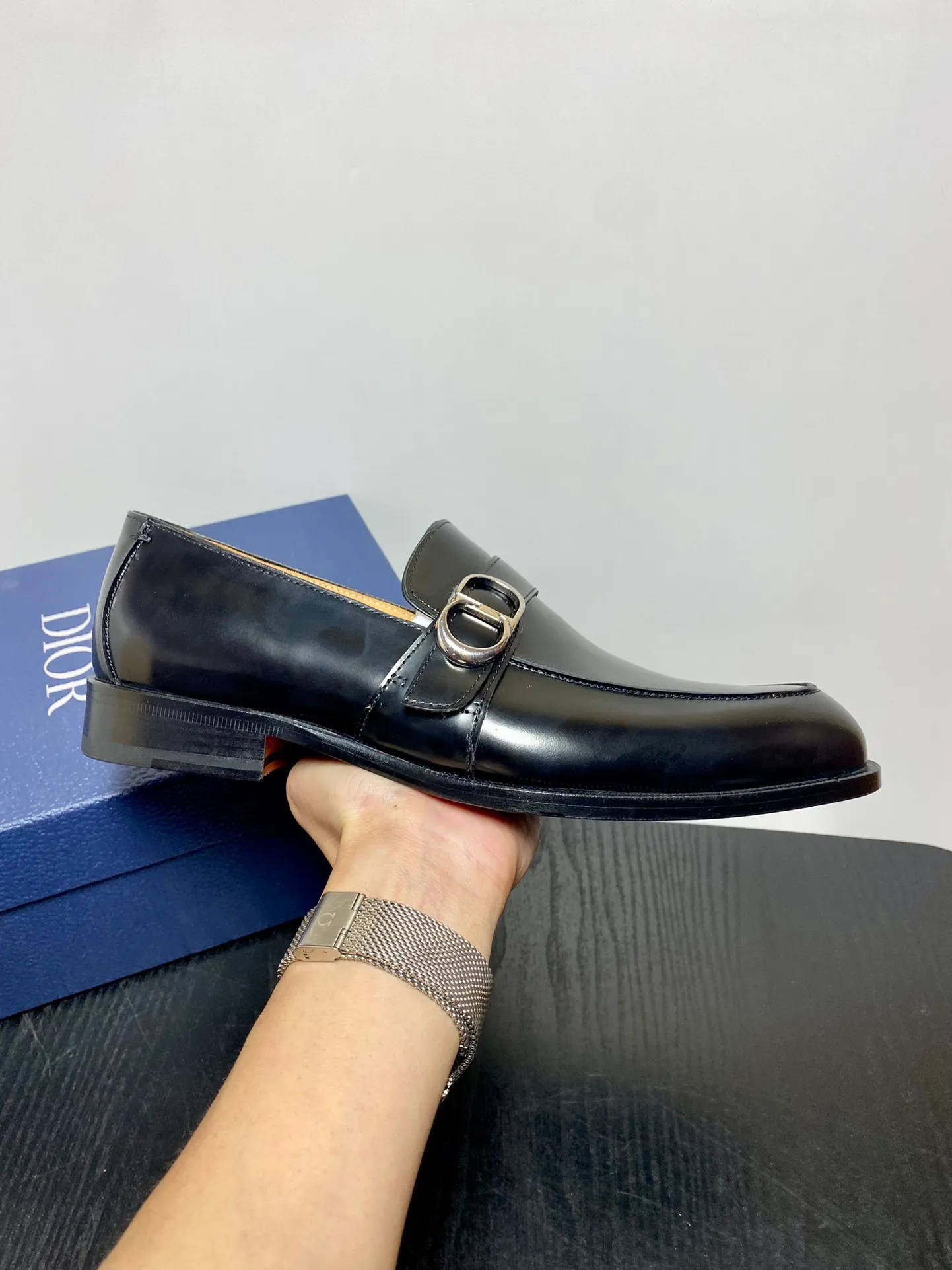 Men's shoes 💰960 Dior Derby shoes | Genuine leather sole formal leather shoes | Carefully crafted with open-edge beaded cowhide | Water-dyed cowhide lining | With classic lace-up closure | Exquisite embossed brand logo on the side | Glossy stacked heel design enhances style | Can be matched with formal or casual looks Size: 39-44 (customized at 38.45.46)